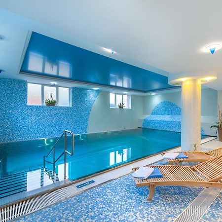 April Hotel Panorama ريخنوف ناد كنيجنو المظهر الخارجي الصورة