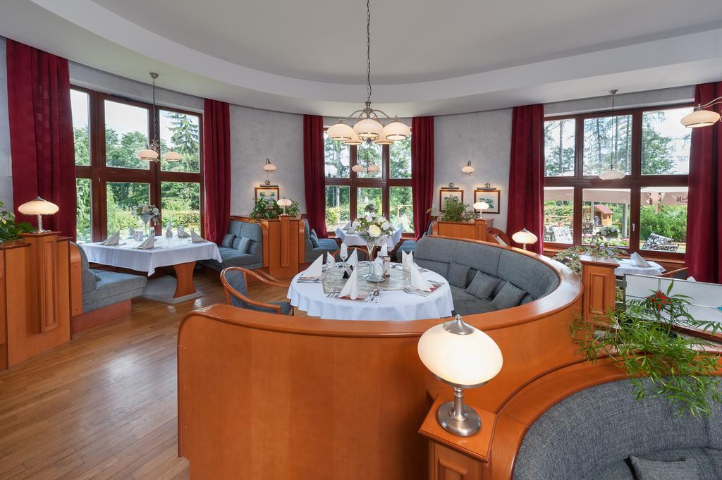 April Hotel Panorama ريخنوف ناد كنيجنو المظهر الخارجي الصورة